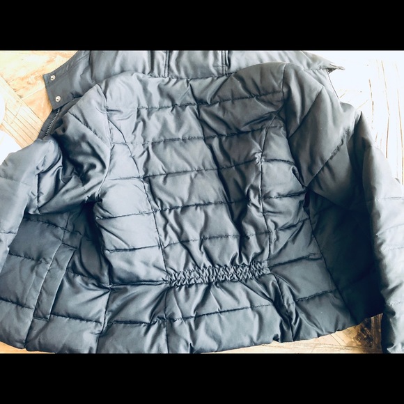 Fleece lined Holister Puffer Jacket - Picture 7 of 7